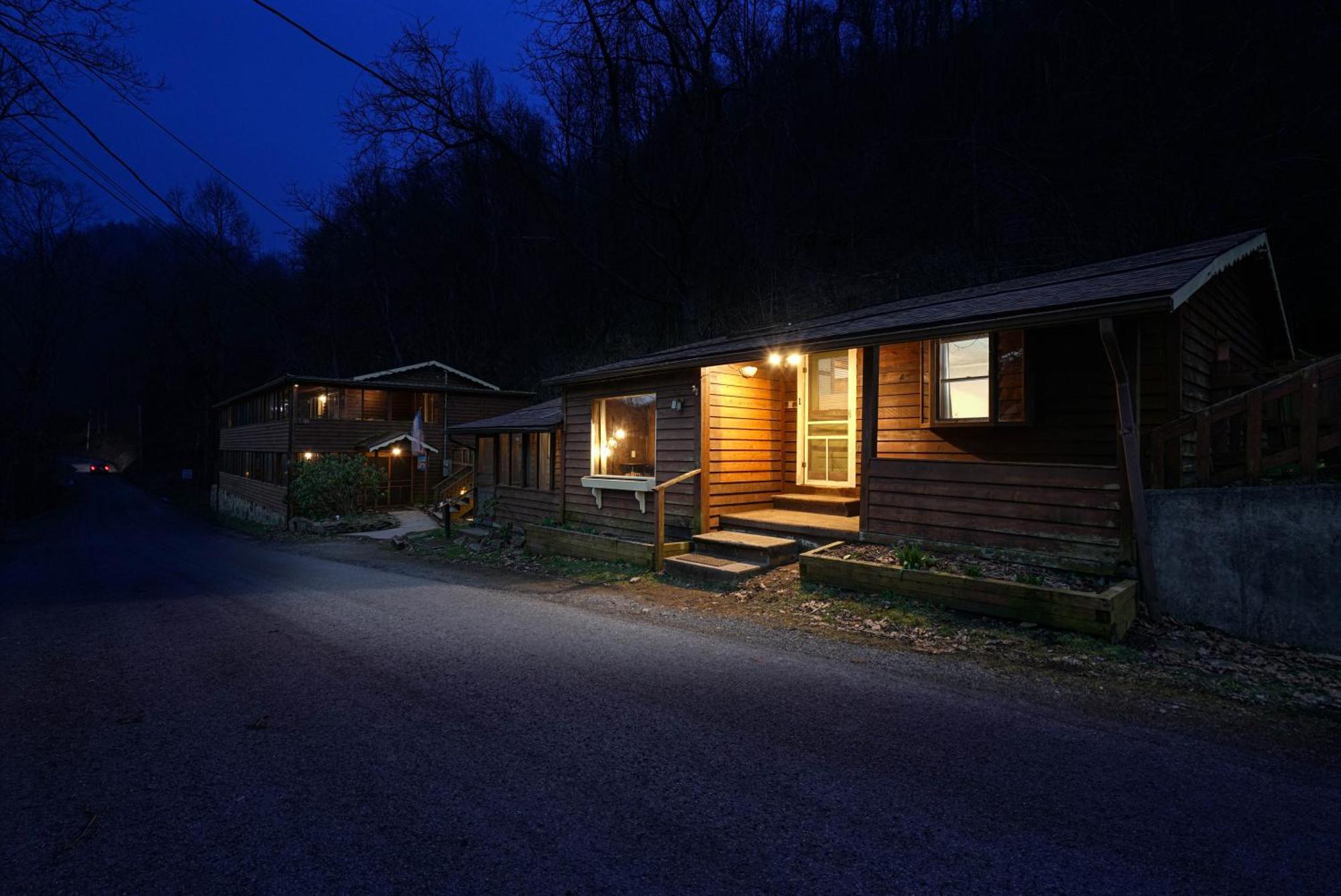 River Front Resort Elkins Exteriör bild