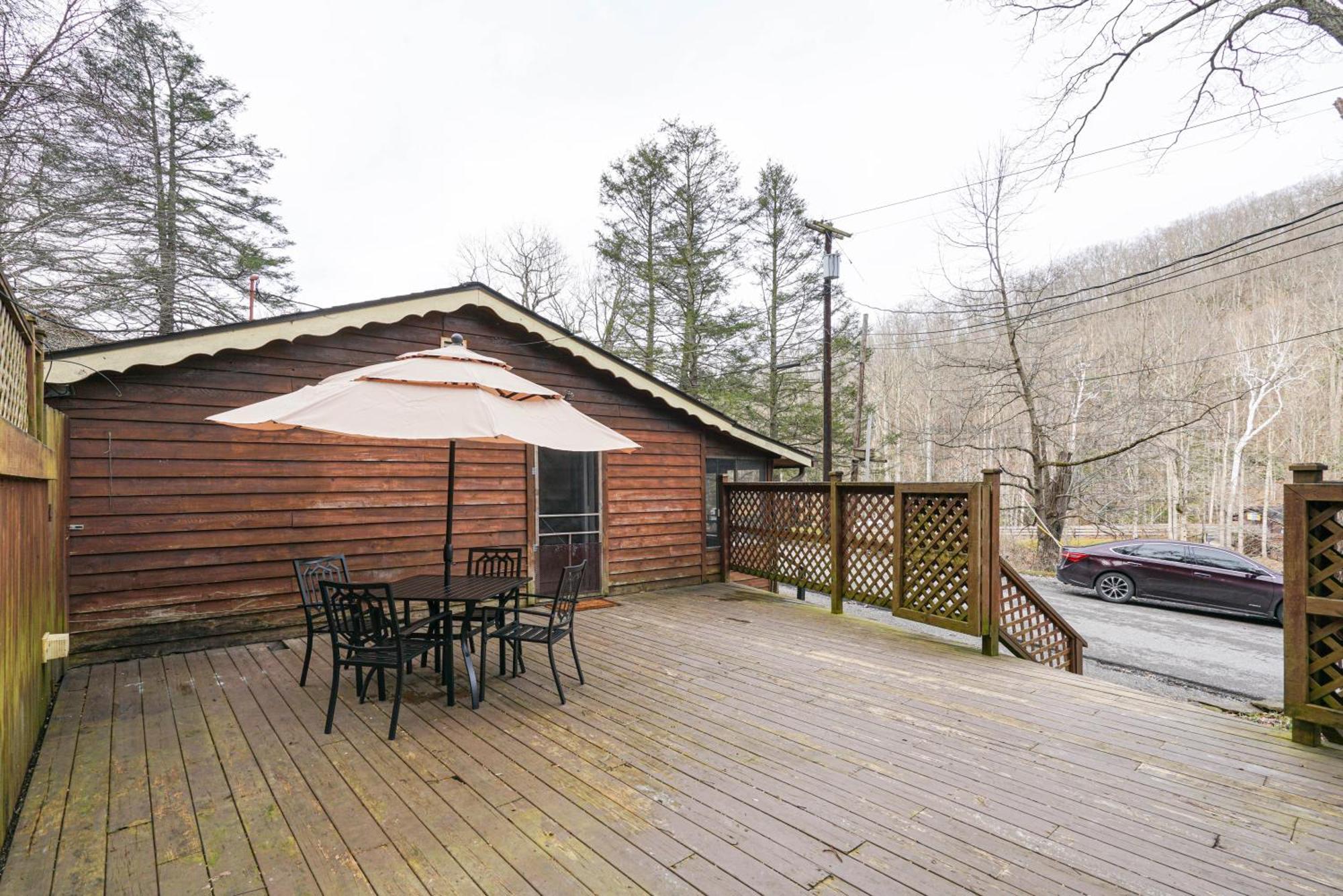River Front Resort Elkins Exteriör bild